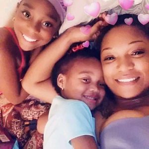 Meet your Posher, Annissia